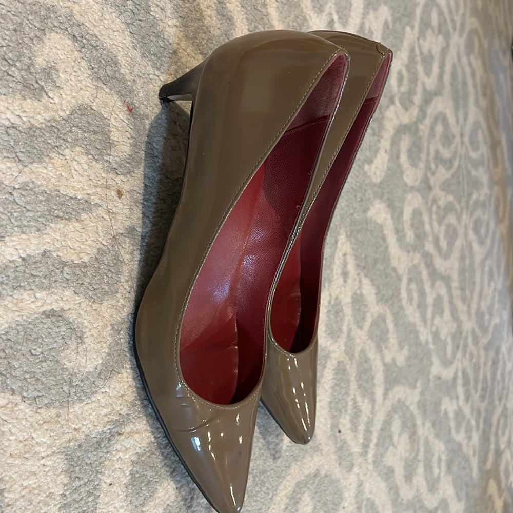 Cole haan kitten heels, size 6.5, brown patent - Picture 3 of 5